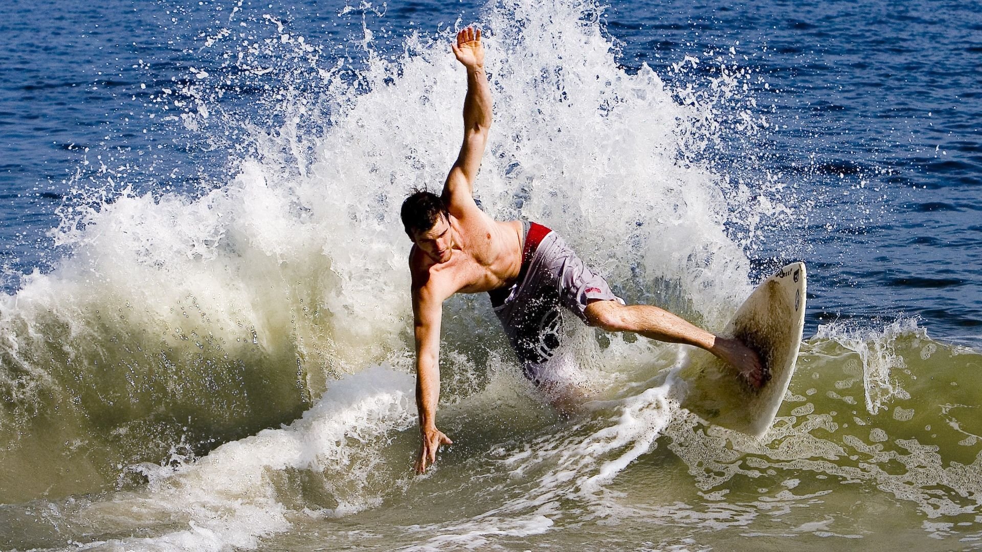 全国冲浪公开赛海南队表现不俗，2021海南冲浪队